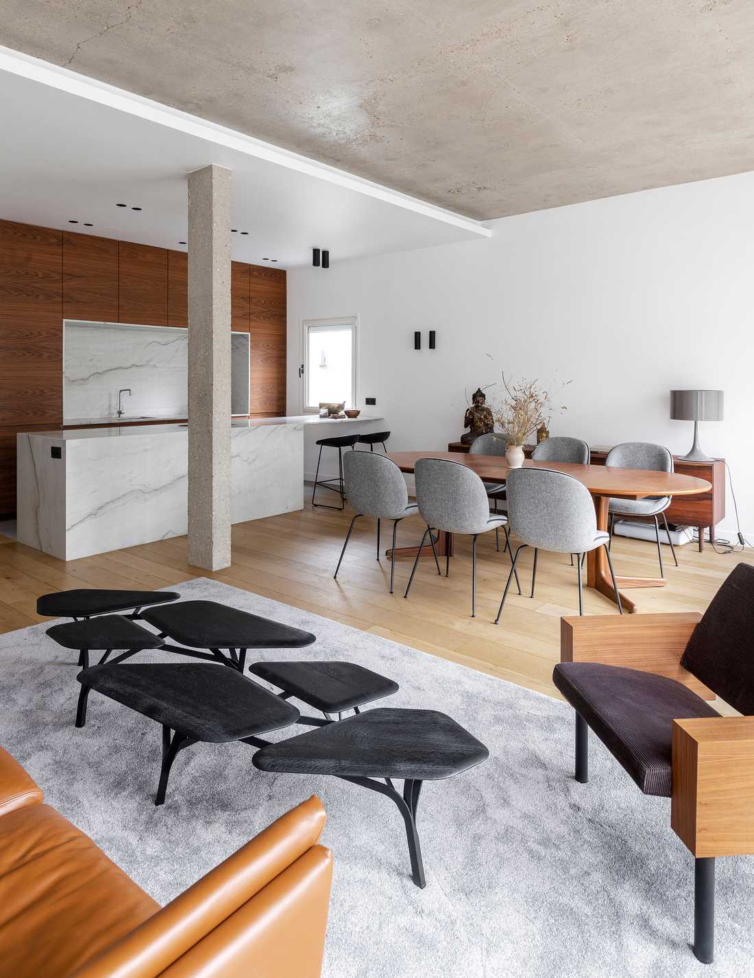 Salon d'un appartement acheté en VEFA après les travaux d'aménagement par un architecte d'intérieur à Lille